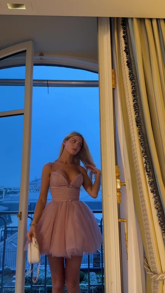 Vestido corto rosa de verano con tirantes finos, vestido de fiesta, vestido de fiesta, atuendo de cumpleaños, minivestido de cóctel para 19.º cumpleaños DP1135