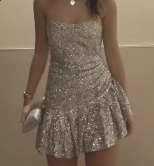 Vestido corto de verano con lentejuelas plateadas, corte A, sin tirantes, para cumpleaños, ideal para fiestas de cumpleaños número 21 (DP1136)