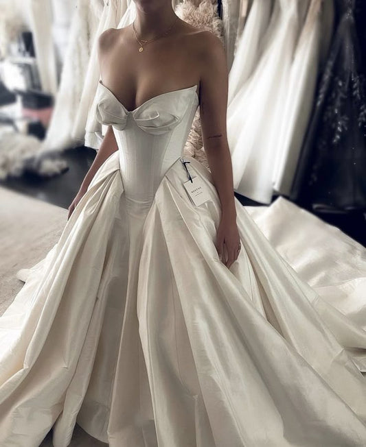 Romantic Bridal Gown Ball Gown Sweetheart Satin White Wedding Dresses Minimalist Bridal Gowns DP1203