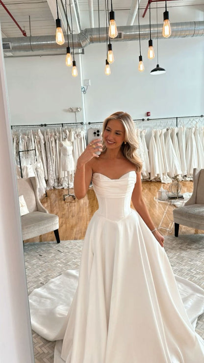 Vestido de novia clásico, corte A, escote corazón, satén blanco, estilo minimalista, DP1319