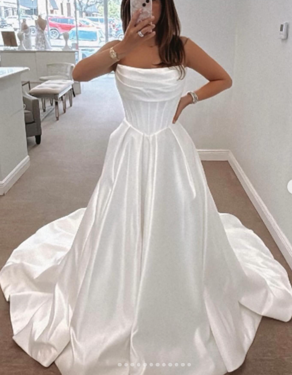 Vestido de novia clásico, corte A, escote corazón, satén blanco, estilo minimalista, DP1319