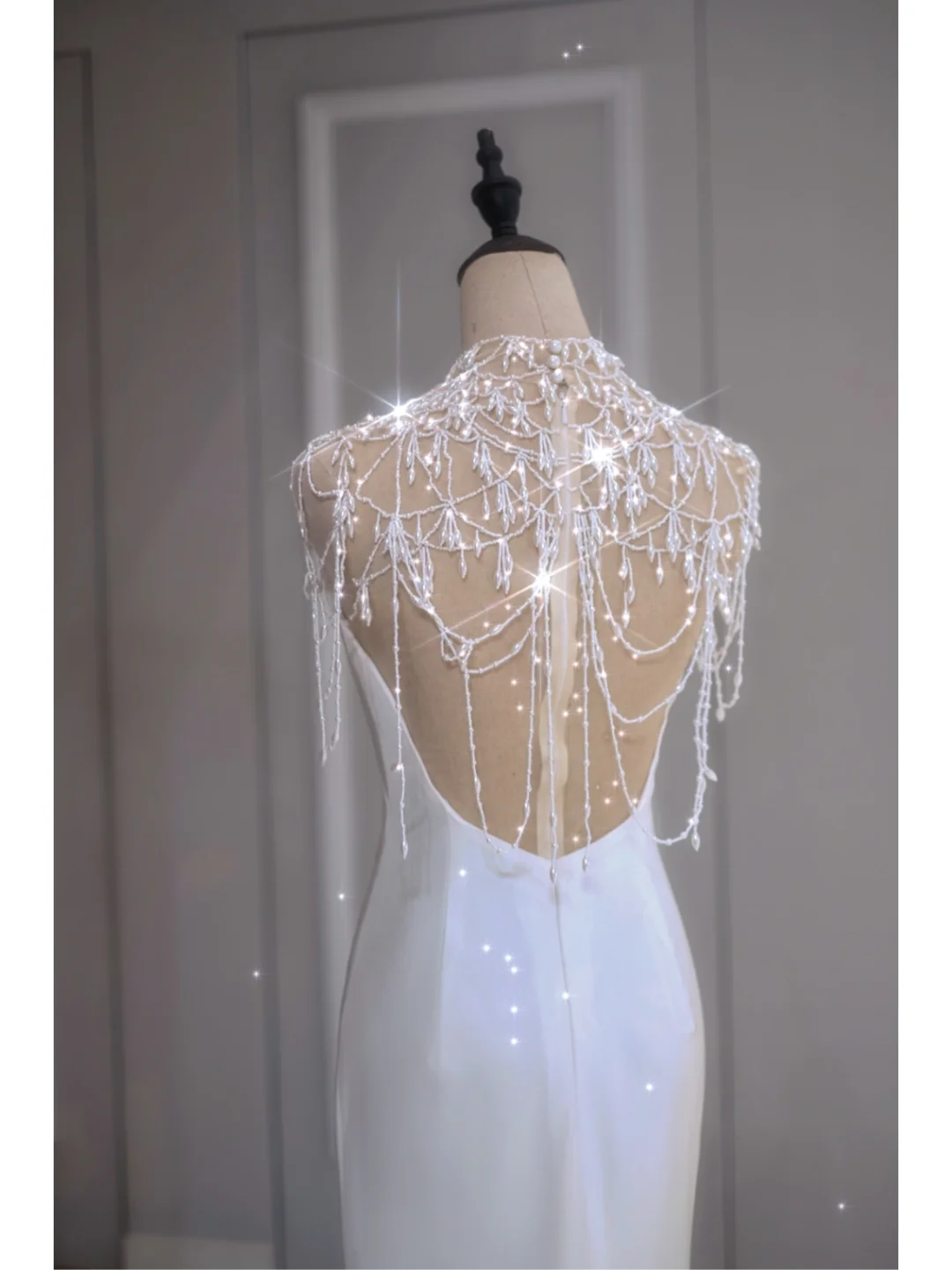 Vestido de novia etéreo de corte sirena, cuello alto, largo, blanco, DP1351