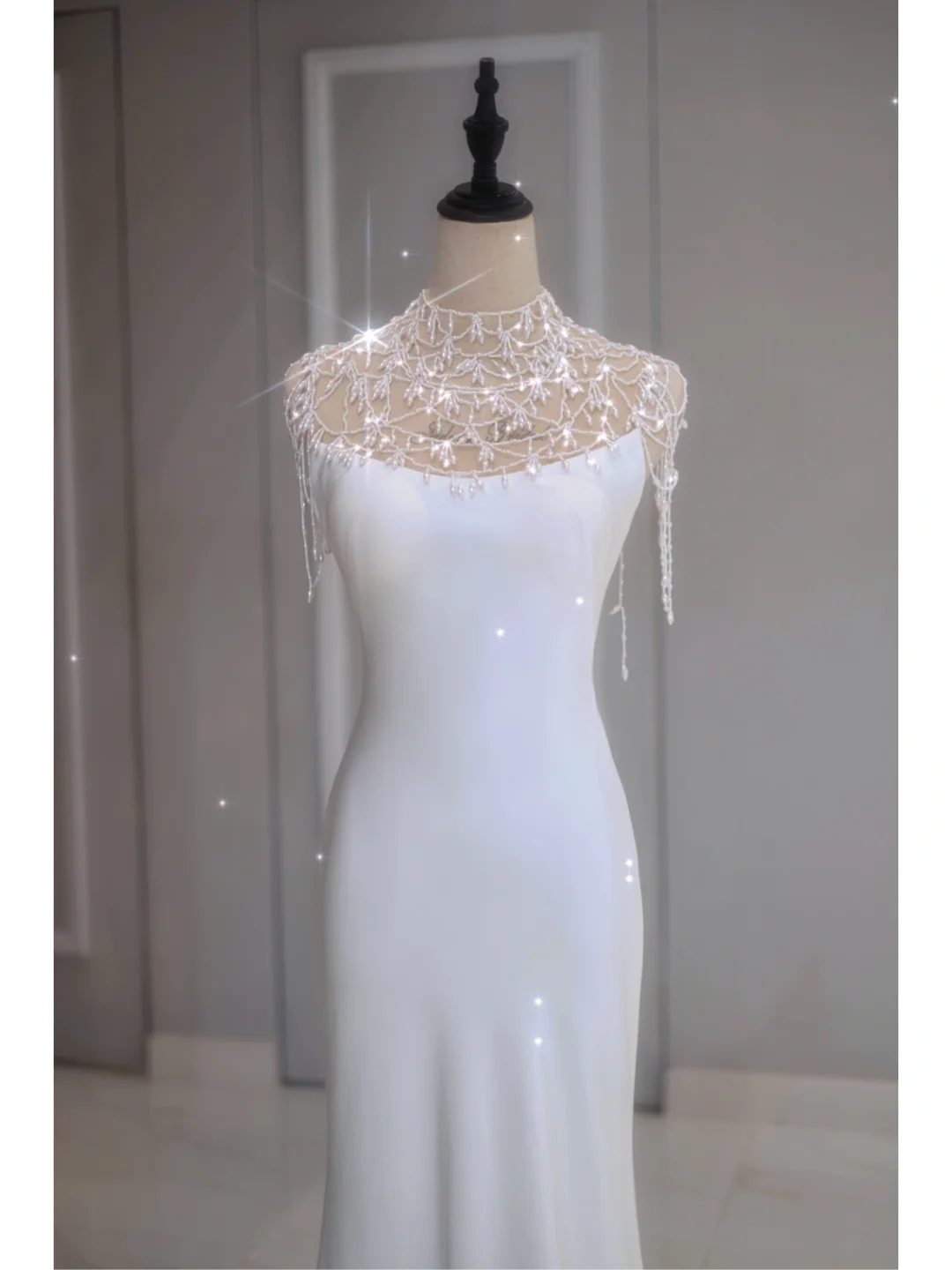 Vestido de novia etéreo de corte sirena, cuello alto, largo, blanco, DP1351