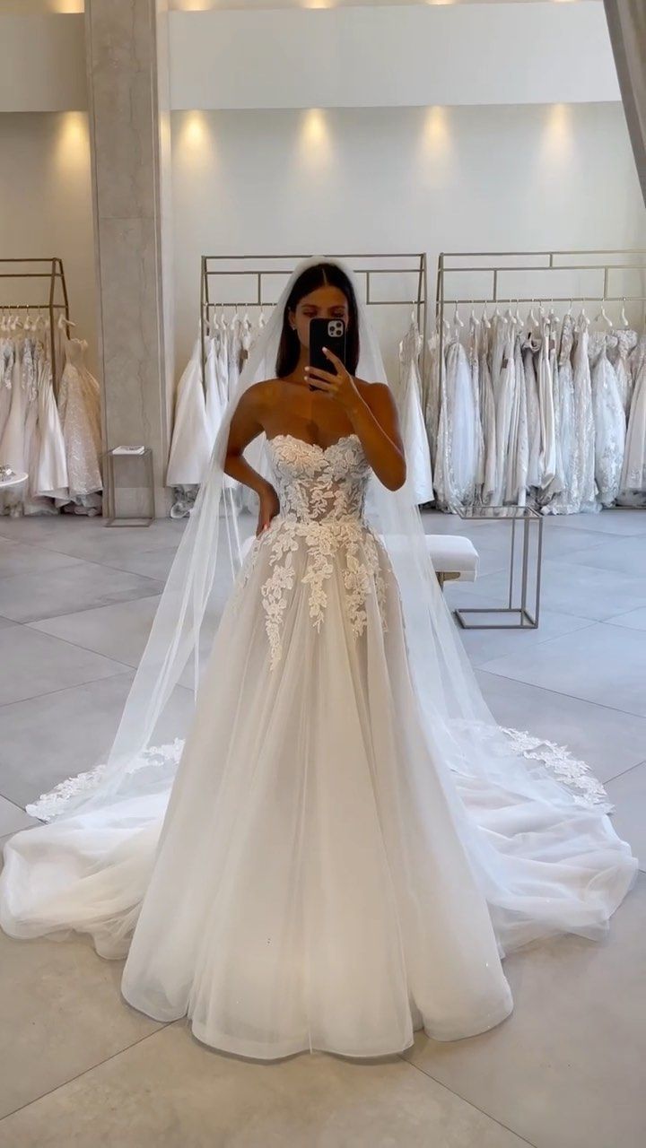 Vestido de novia clásico, corte A, escote corazón, encaje, blanco, minimalista, DP1375