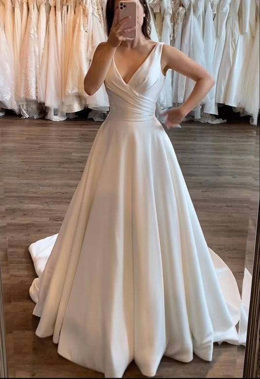 Hermoso vestido de novia blanco de satén con escote en V, DP1376