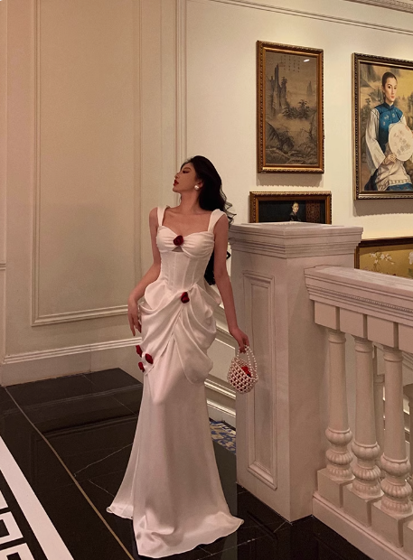Elegante vestido de noche de satén blanco con tirantes de sirena y sin mangas para 21 cumpleaños, ideas para vestidos de cumpleaños para mujeres DP1410