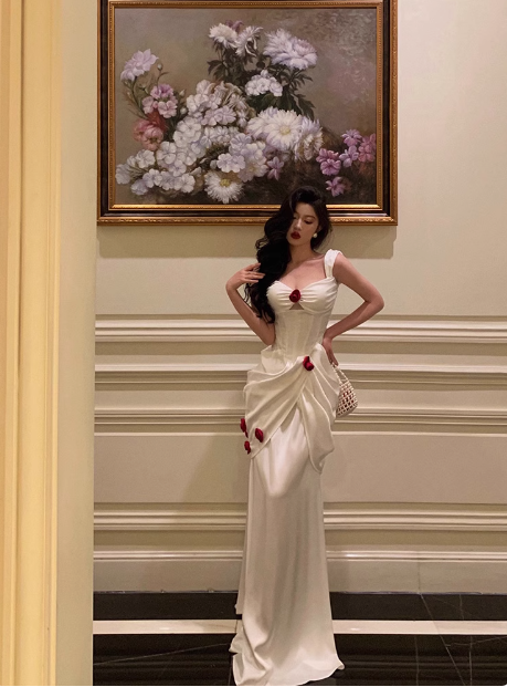 Elegante vestido de noche de satén blanco con tirantes de sirena y sin mangas para 21 cumpleaños, ideas para vestidos de cumpleaños para mujeres DP1410