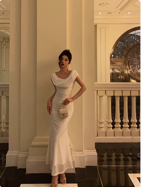Vestido elegante blanco sin mangas con tirantes finos para cumpleaños número 23. Ideas para vestidos de cumpleaños para mujeres (DP1414).