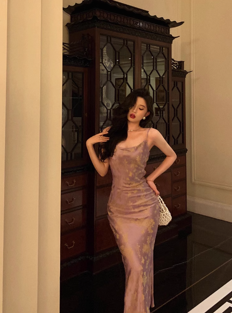 Vestido elegante de sirena con tirantes finos en color uva para 21 cumpleaños. Ideas para vestidos de cumpleaños para mujeres (DP1441).
