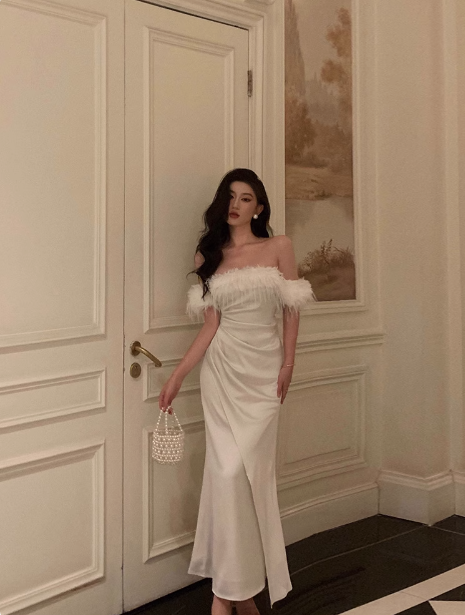 Elegante vestido de sirena con hombros descubiertos de satén blanco para cumpleaños número 21. Ideas de vestidos de cumpleaños para mujeres (DP1447)