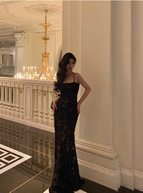 Vestido elegante de sirena con tirantes finos y encaje negro para cumpleaños número 21. Ideas de vestidos de cumpleaños para mujeres (DP1459).