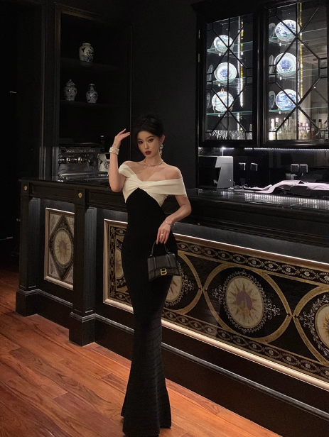 Elegante vestido de fiesta negro con escote sirena y hombros descubiertos, estilo glamuroso, para graduación y noche, DP1462