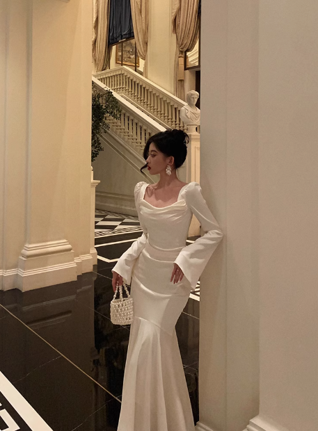 Vestido de fiesta de satén blanco con mangas largas y corte sirena para 21 cumpleaños. Ideas para vestidos de cumpleaños para mujeres (DP1472).