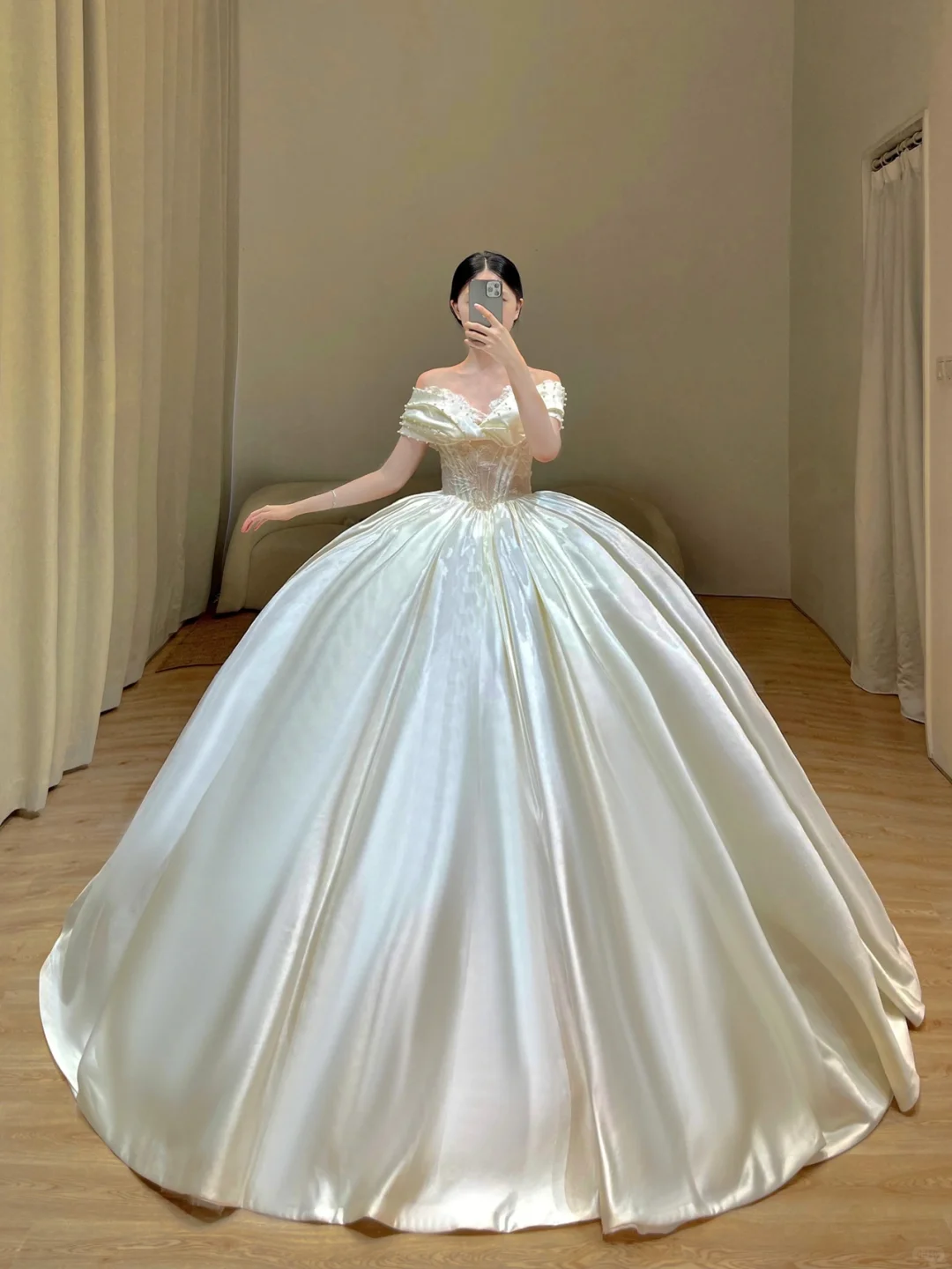Vestidos de novia con brillo, vestido de fiesta, hombros descubiertos, mangas cortas, satén, DP1500