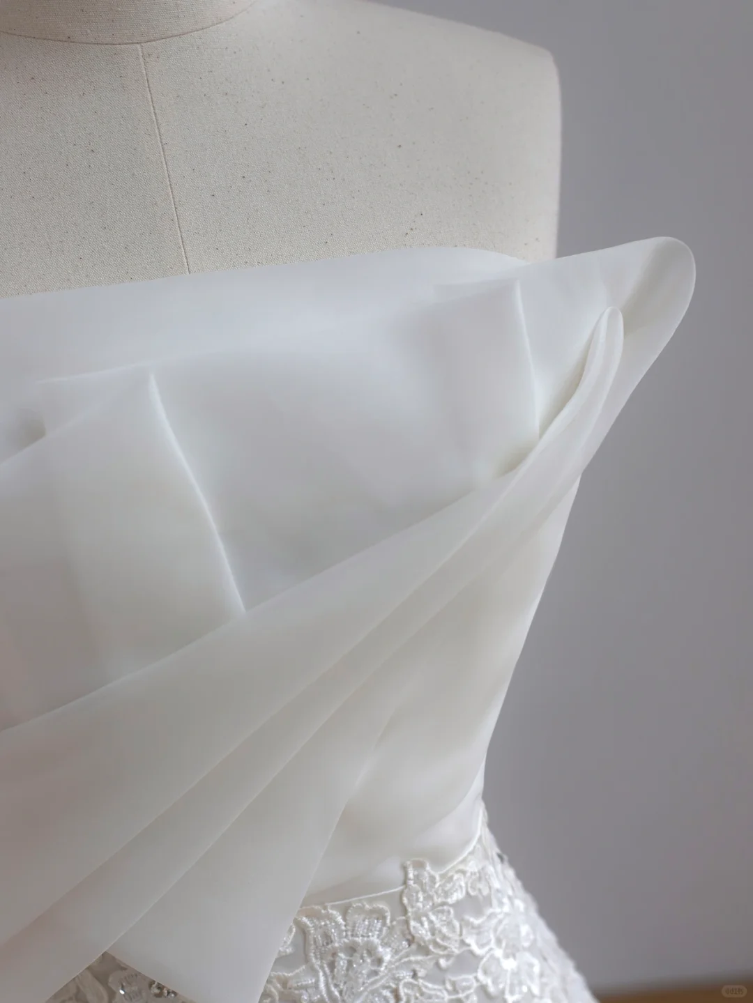 Vestido de novia sencillo de sirena sin tirantes, de satén blanco, estilo minimalista, DP1513