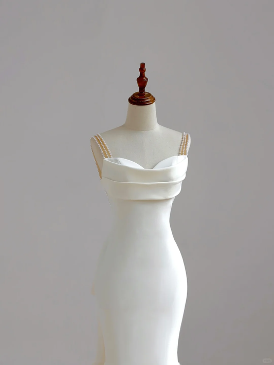 Vestido de novia sencillo de sirena con tirantes finos y satén blanco, estilo minimalista, DP1520
