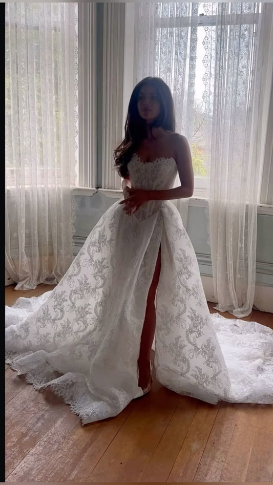 Vestido de novia clásico, corte corazón, encaje, blanco, minimalista, DP1595