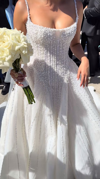 Hermoso vestido de novia blanco con tirantes finos y lentejuelas, DP1597