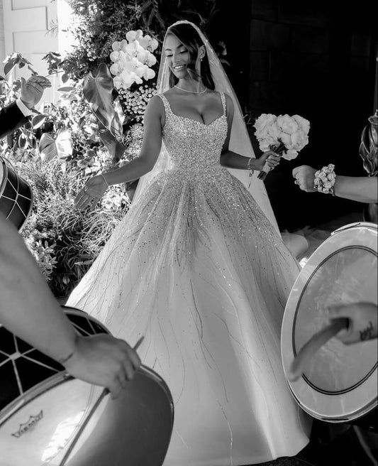 Hermoso vestido de novia blanco con tirantes y lentejuelas, DP1623