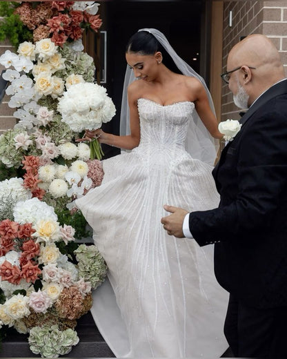 Elegante vestido de novia con escote corazón y lentejuelas blancas, estilo minimalista, DP1613