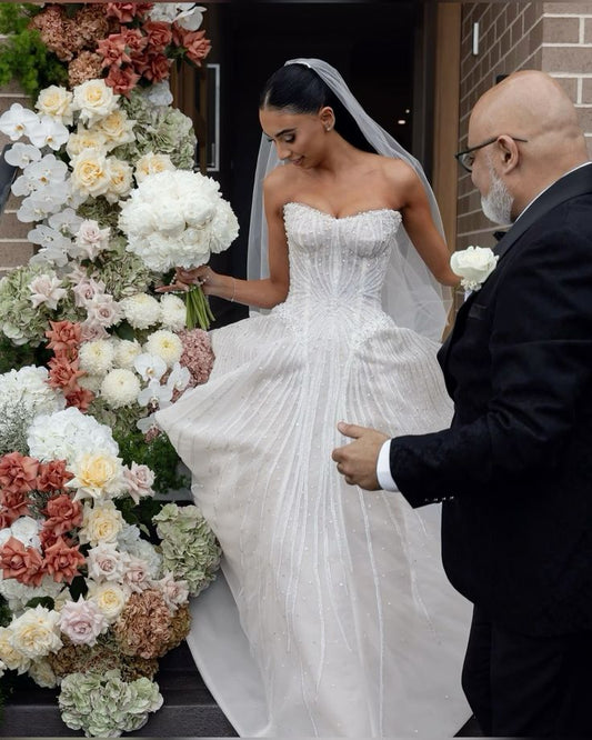 Elegante vestido de novia, corte corazón, blanco, minimalista, DP1592