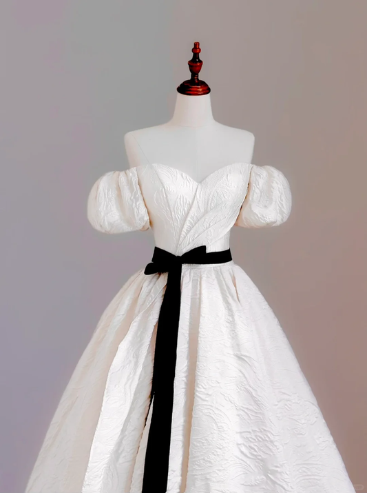 Vestido de novia etéreo, de satén blanco, con hombros descubiertos, DP1636