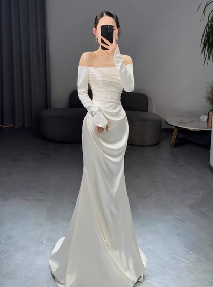 Vestido de novia romántico de corte sirena con hombros descubiertos y satén, estilo minimalista, DP1646