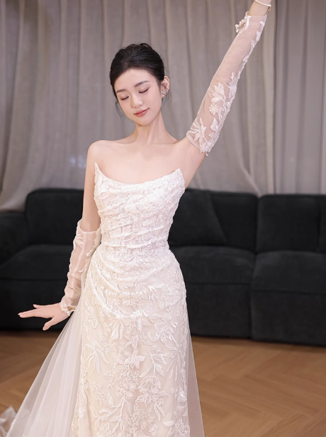 Vestido de novia clásico, sin tirantes, manga larga, encaje, blanco, minimalista, DP1648