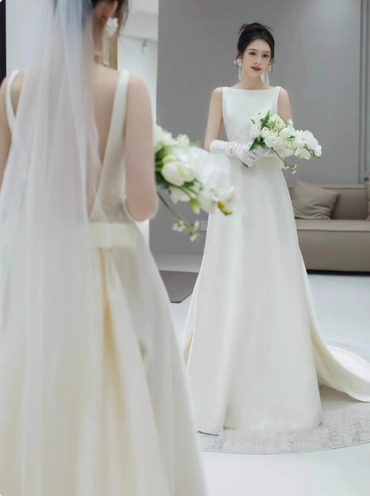 Vestido de novia clásico, corte A, escote redondo, satén blanco, estilo minimalista, DP1650