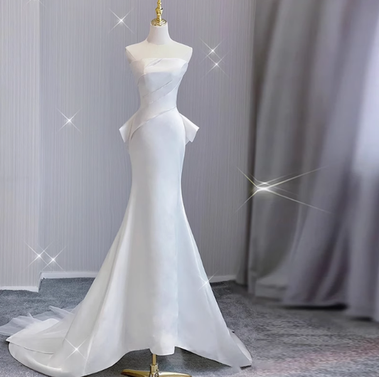Vestido de novia clásico de sirena sin tirantes, de satén blanco, estilo minimalista, DP1657