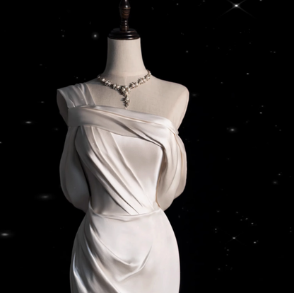 Vestido de novia clásico de sirena con un solo hombro, de satén blanco, estilo minimalista, DP1658