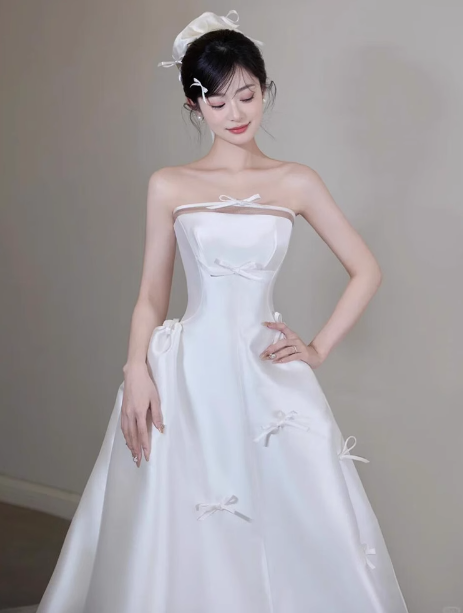 Vestido de novia etéreo, sin tirantes, de satén blanco, DP1671