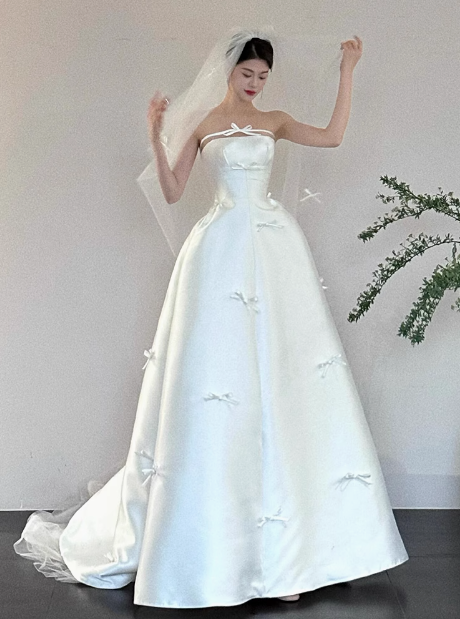 Vestido de novia etéreo, sin tirantes, de satén blanco, DP1671