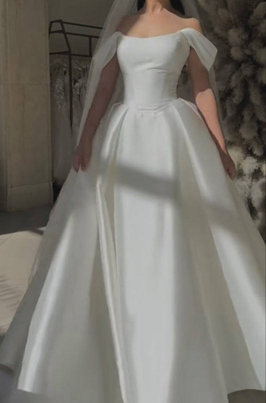 Vestido de novia etéreo, de satén blanco, con hombros descubiertos, DP1678