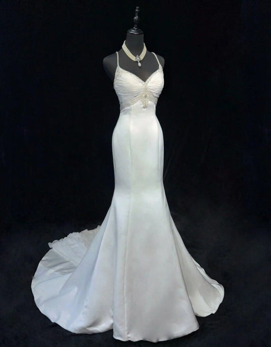 Vestido de novia etéreo de sirena con tirantes finos y satén blanco DP1684