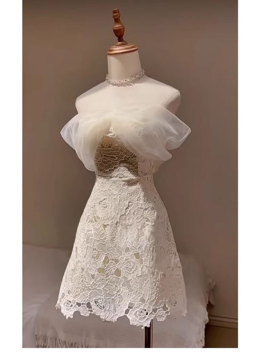 Vestido de verano blanco de encaje con hombros descubiertos y corte en A, ideal para la fiesta de bienvenida, minivestido para 20 cumpleaños, vestido de cóctel DP1744