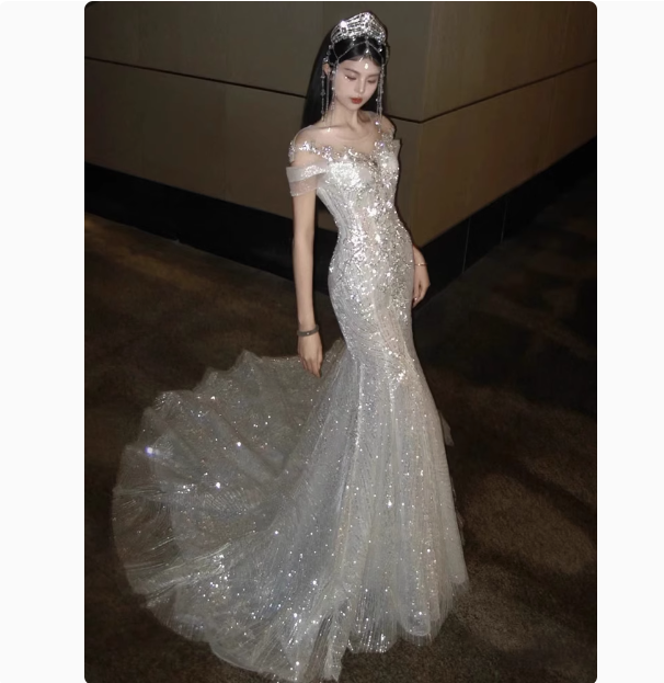 Vestido de novia etéreo de sirena con hombros descubiertos y lentejuelas, DP1796