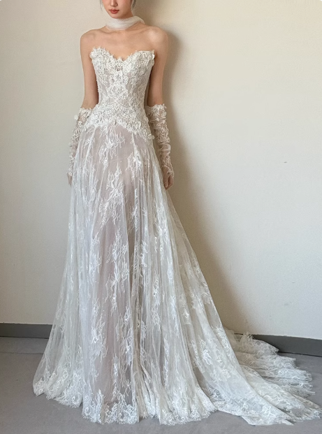 Vestido de novia clásico, corte A, escote corazón, encaje, blanco, minimalista, DP1801