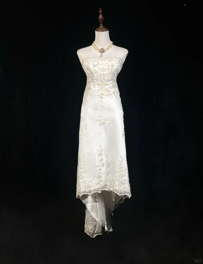 Hermoso vestido de novia largo color marfil, sin tirantes, corte alto y bajo, DP1836