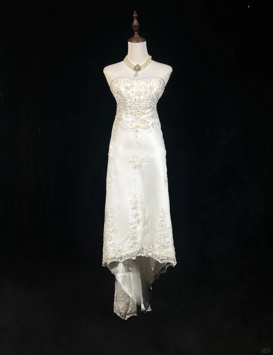 Hermoso vestido de novia largo color marfil, sin tirantes, corte alto y bajo, DP1836
