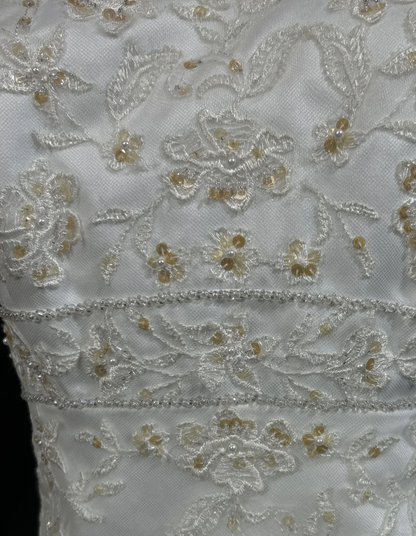 Hermoso vestido de novia largo color marfil, sin tirantes, corte alto y bajo, DP1836