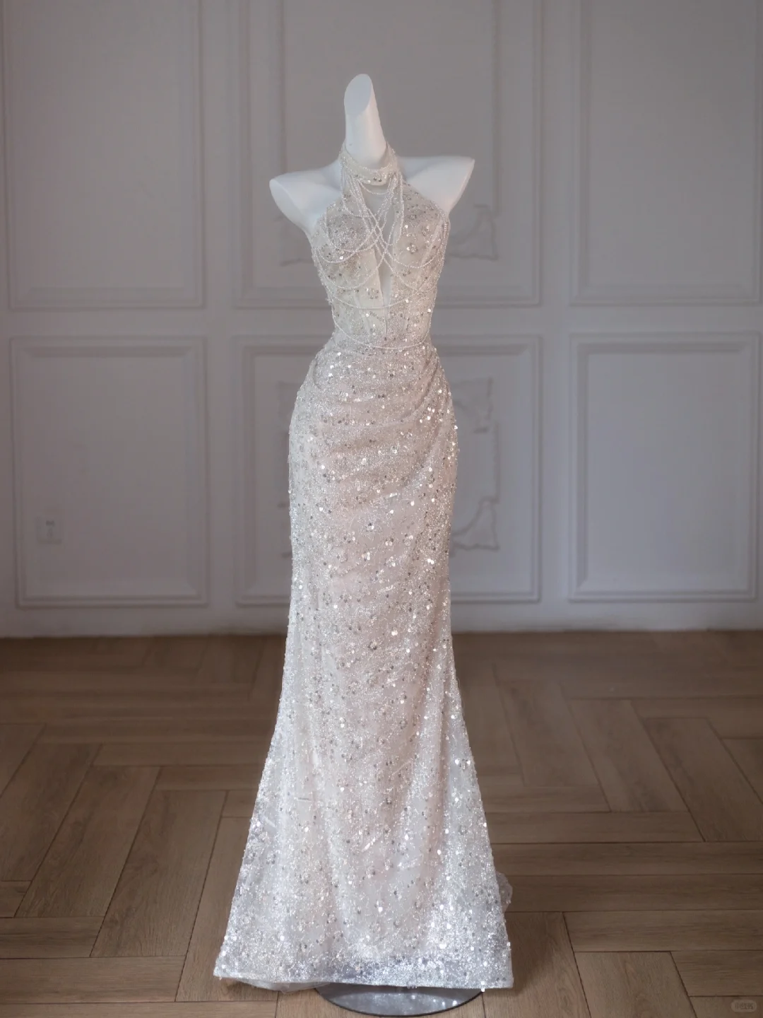 Vestido de novia retro de sirena con cuello halter y lentejuelas, largo blanco, DP1853