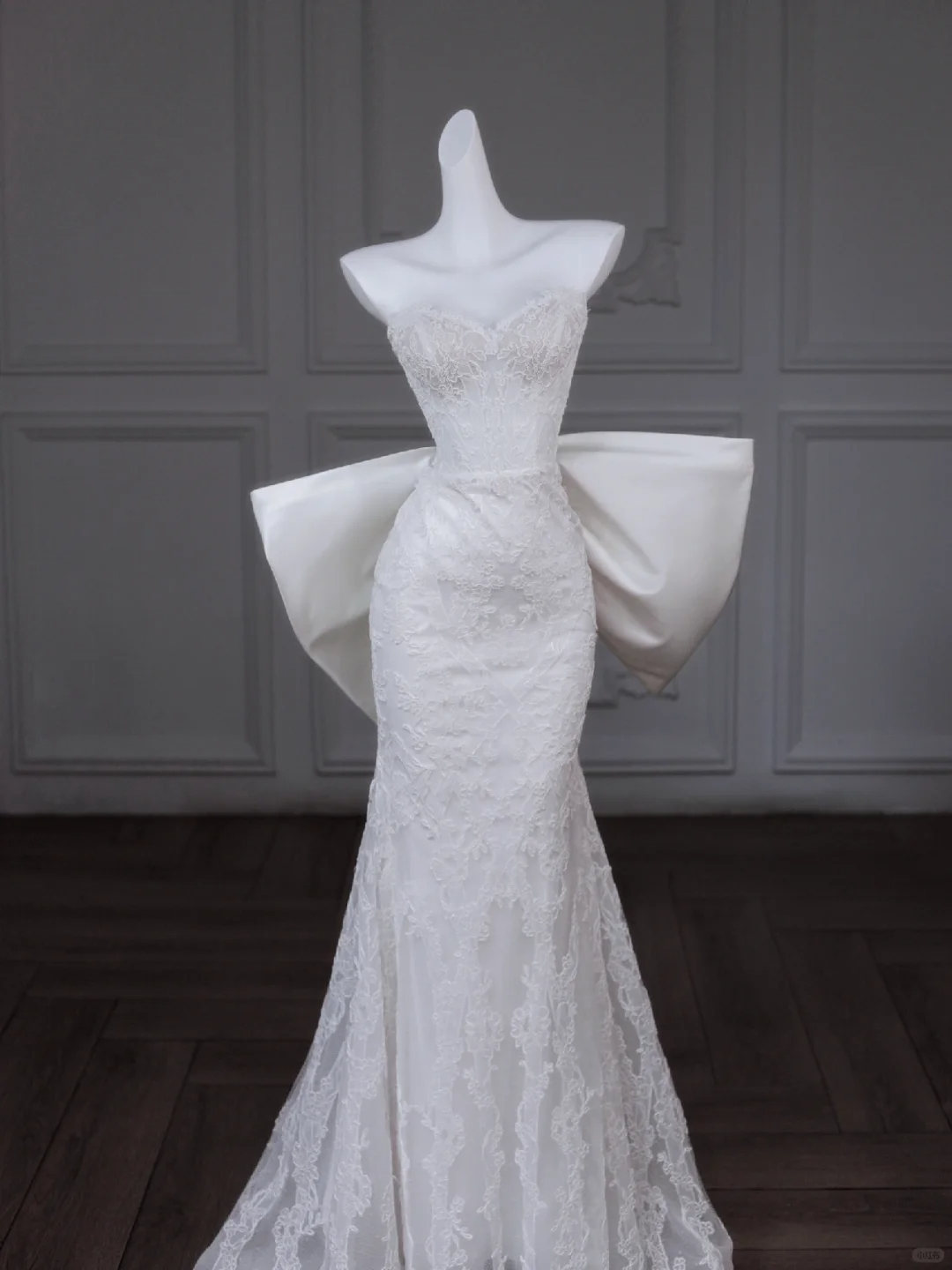 Vestido de novia único de corte sirena, escote corazón, satén, encaje, largo, blanco, con lazo, DP1877