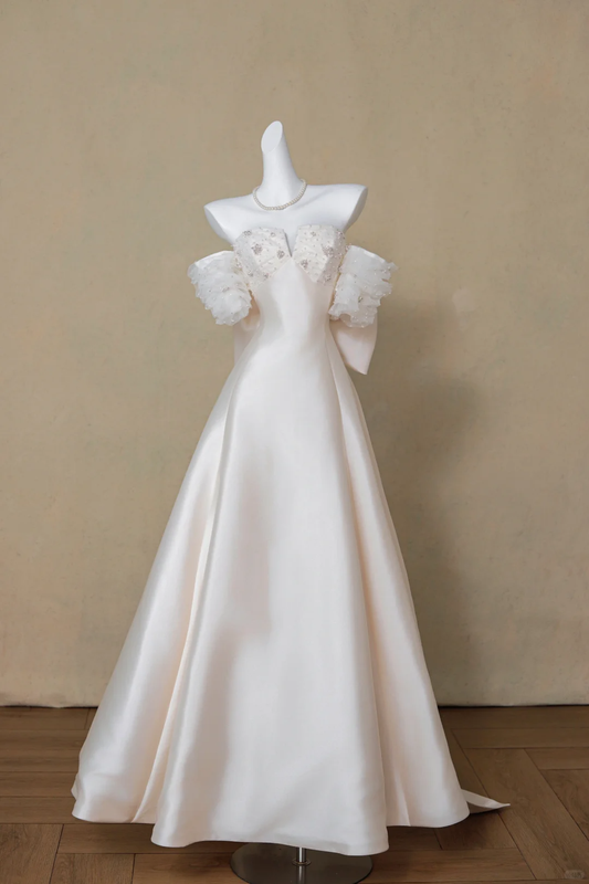 Hermoso vestido de novia largo de satén con escote corazón y mangas cortas DP1878