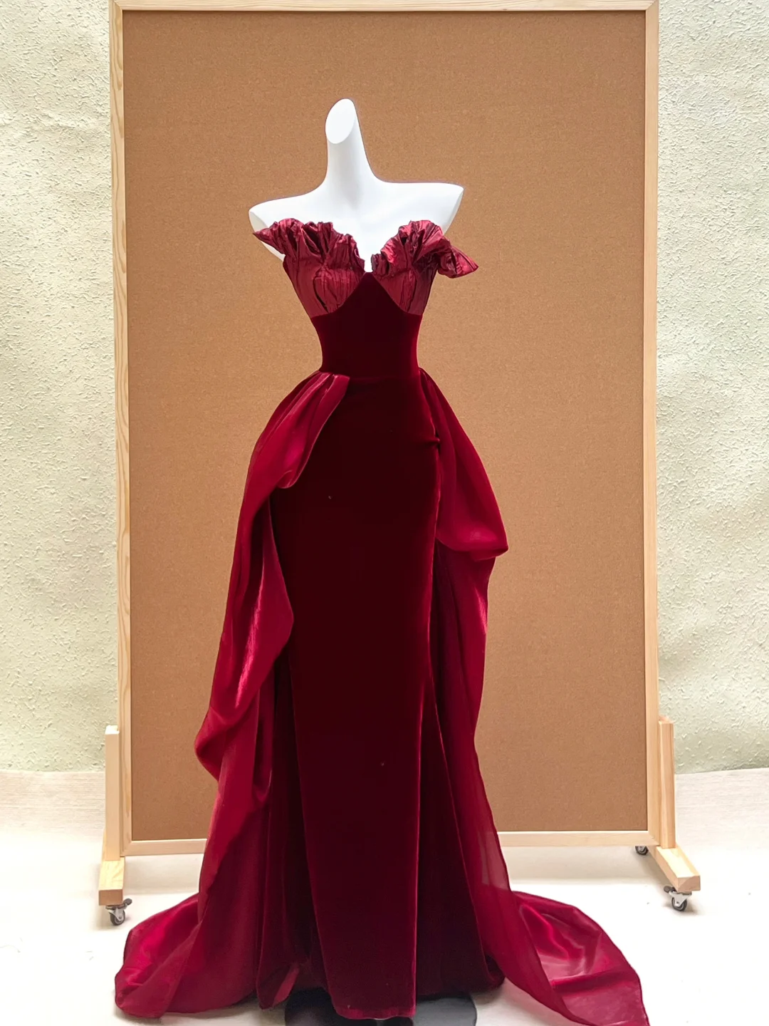 Hermoso vestido de sirena con escote corazón en terciopelo burdeos para cumpleaños número 23, vestido de fiesta, atuendos de cumpleaños para mujeres DP2009