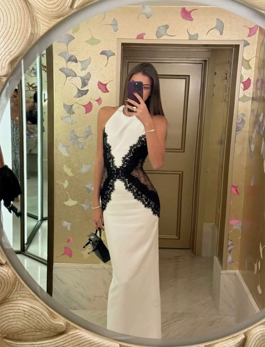 Hermosos vestidos blancos largos de fiesta con cuello halter y corte entallado para invitadas de boda de verano, DP2167