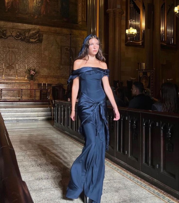 Vestidos de fiesta de satén azul marino con hombros descubiertos y corte sexy, vestidos formales de verano para invitadas de boda, trajes para invitadas de boda DP2218