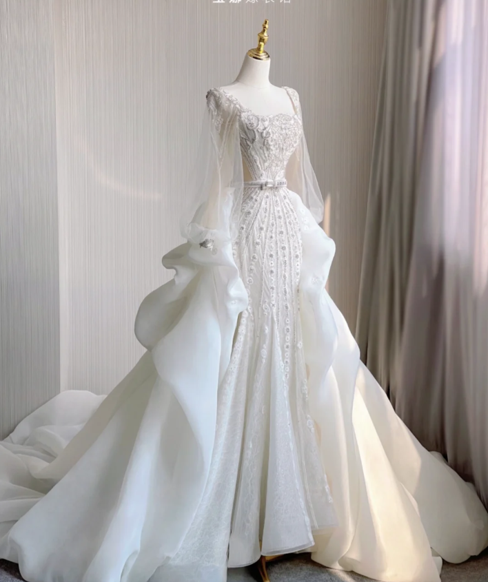 Vestido de novia blanco largo con escote cuadrado y corte sirena de lujo DP407