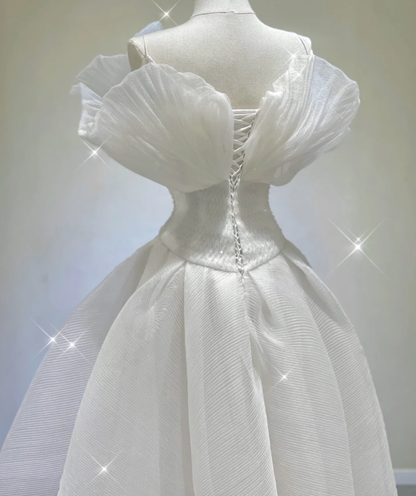 Vestido de novia atemporal, sin tirantes, largo, de tul blanco, con cola larga, DP412