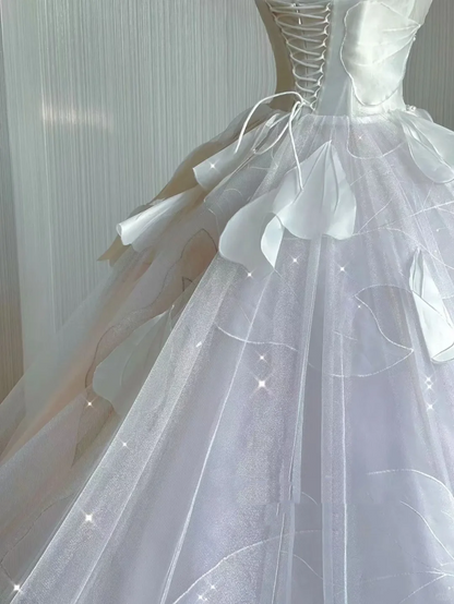 Vestido de novia atemporal, sin tirantes, largo, de tul blanco, con cola larga, DP414